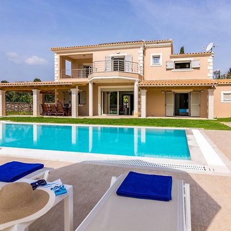 Villa Johnnie Poulades Luaran gambar