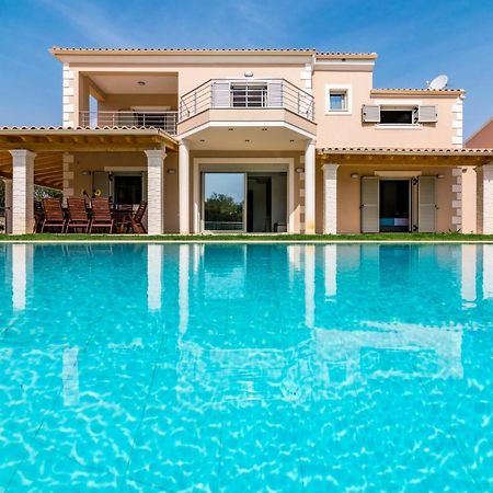 Villa Johnnie Poulades Luaran gambar