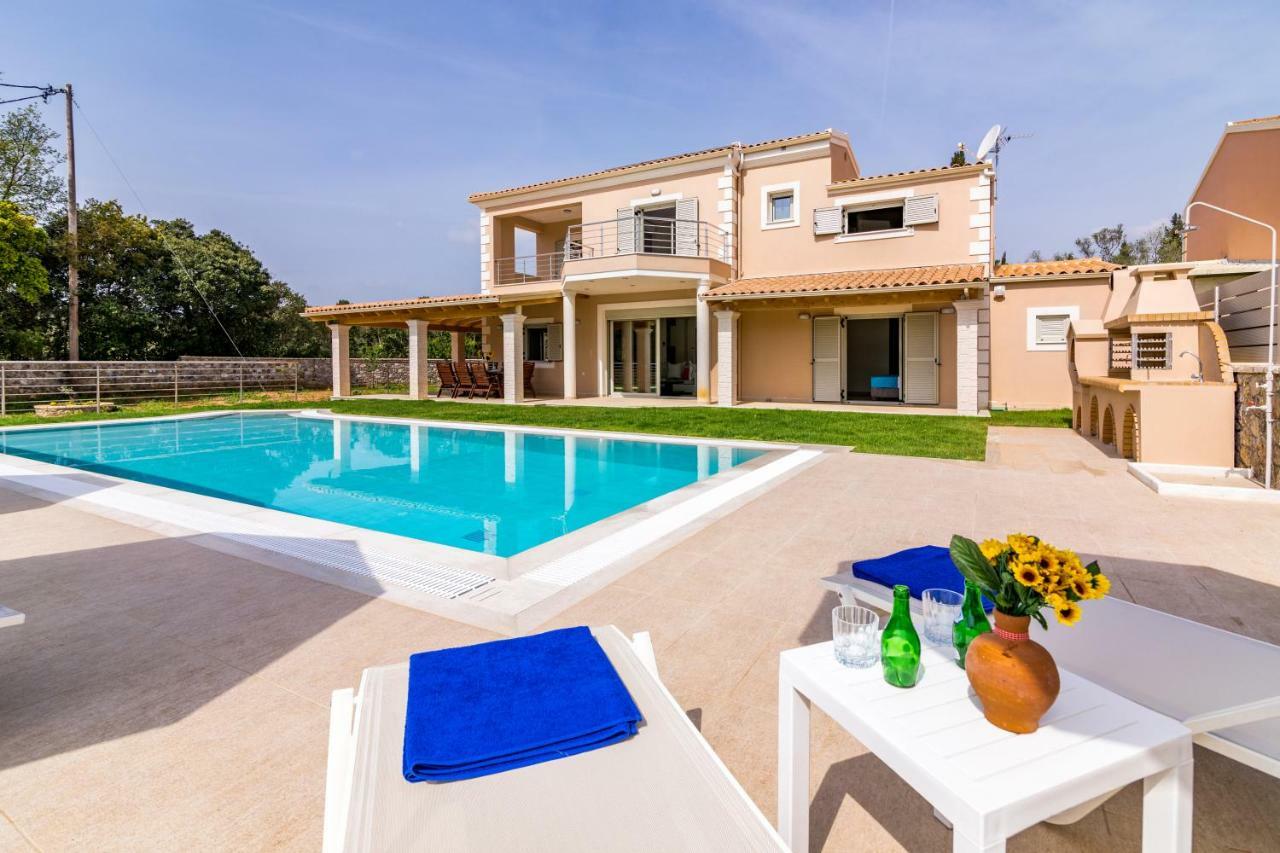 Villa Johnnie Poulades Luaran gambar