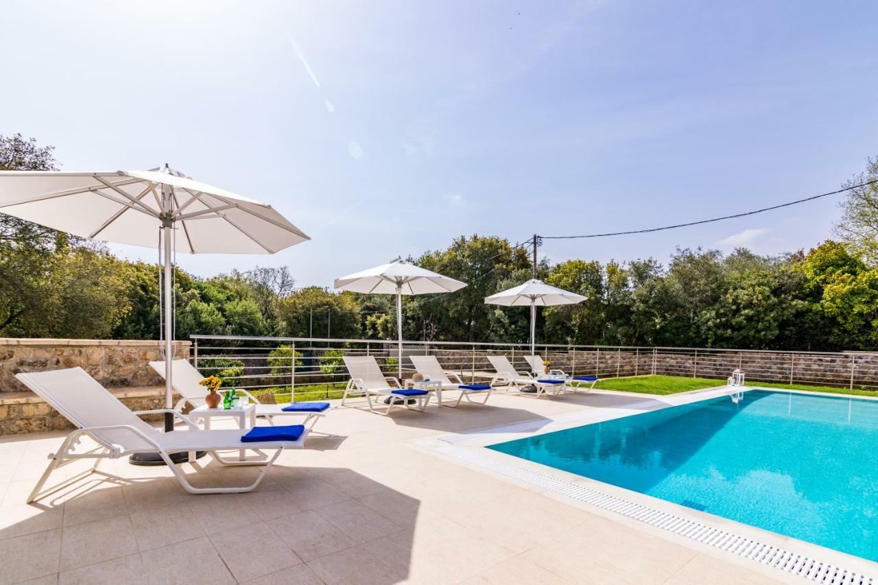 Villa Johnnie Poulades Luaran gambar