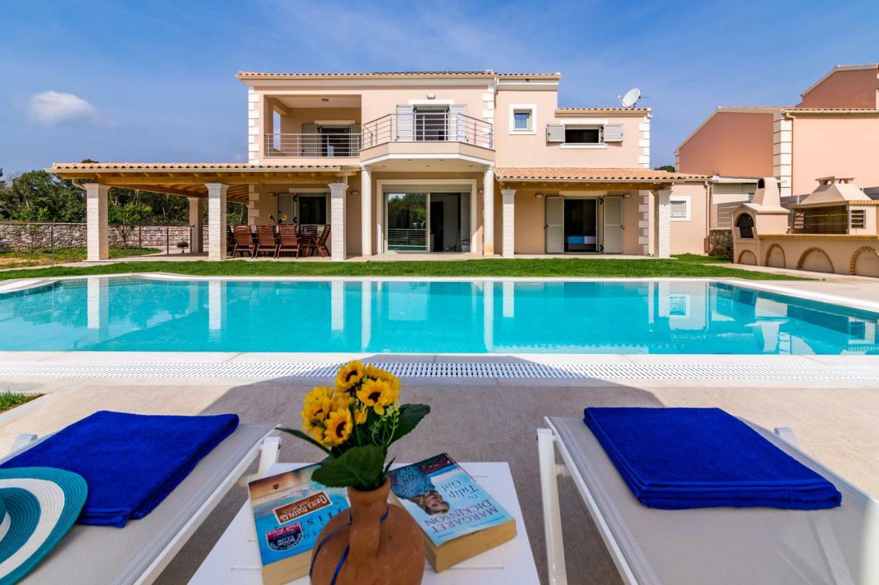 Villa Johnnie Poulades Luaran gambar