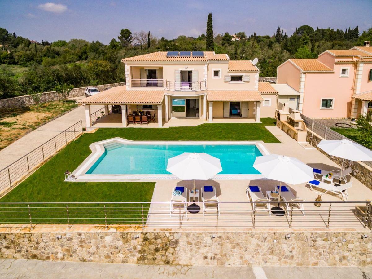 Villa Johnnie Poulades Luaran gambar