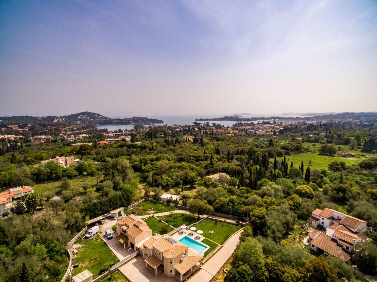 Villa Johnnie Poulades Luaran gambar